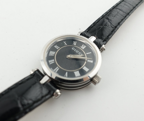 Gucci 2040L Women's Quartz Watch